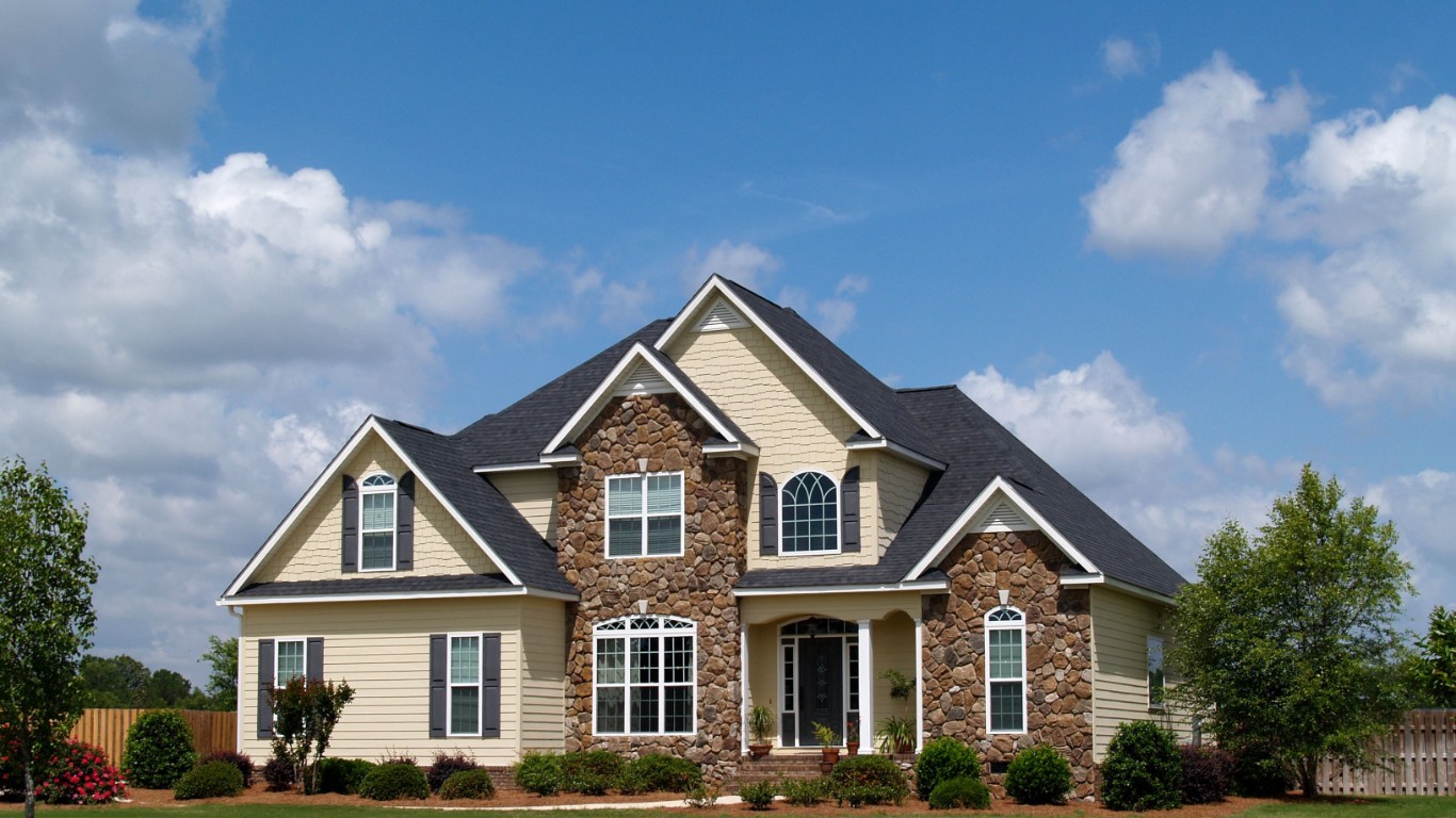 Quality Contracting financing options for complete window, door, and siding renovations in Sturgeon Falls and Verner, making large projects affordable.