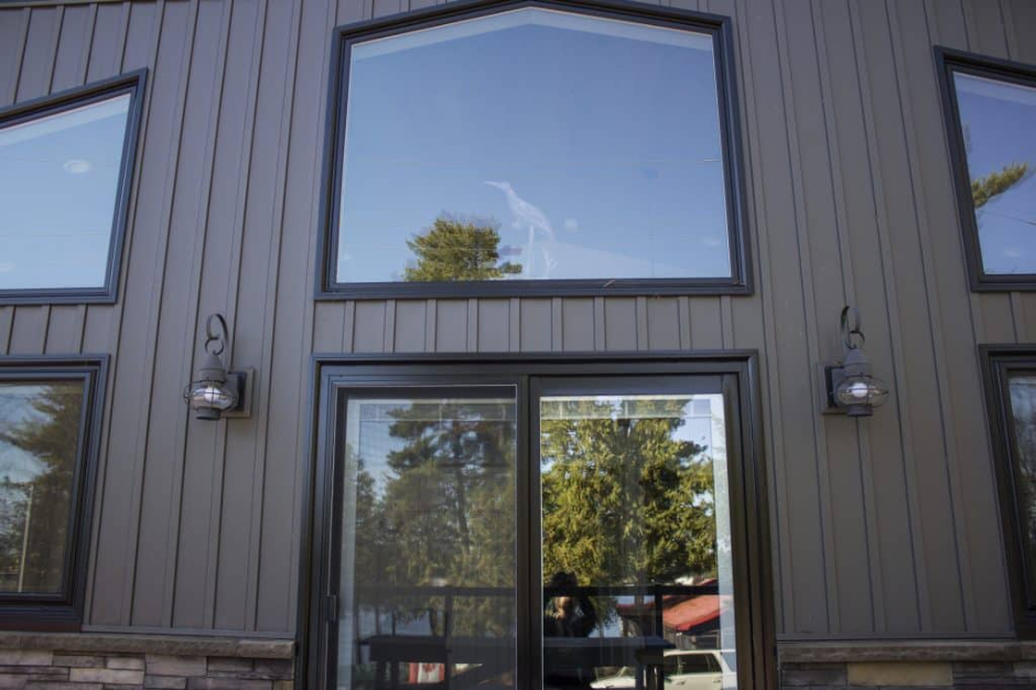 Quality Contracting is an official Hometech Authorized Dealer in Verner Ontario offering Contour Series windows.